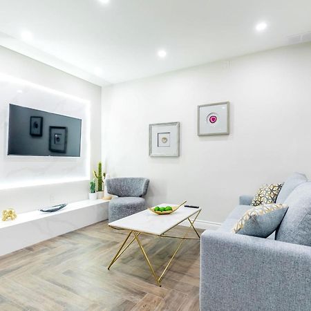 Modern Pet-Friendly Chinatown Apartment Toronto Buitenkant foto